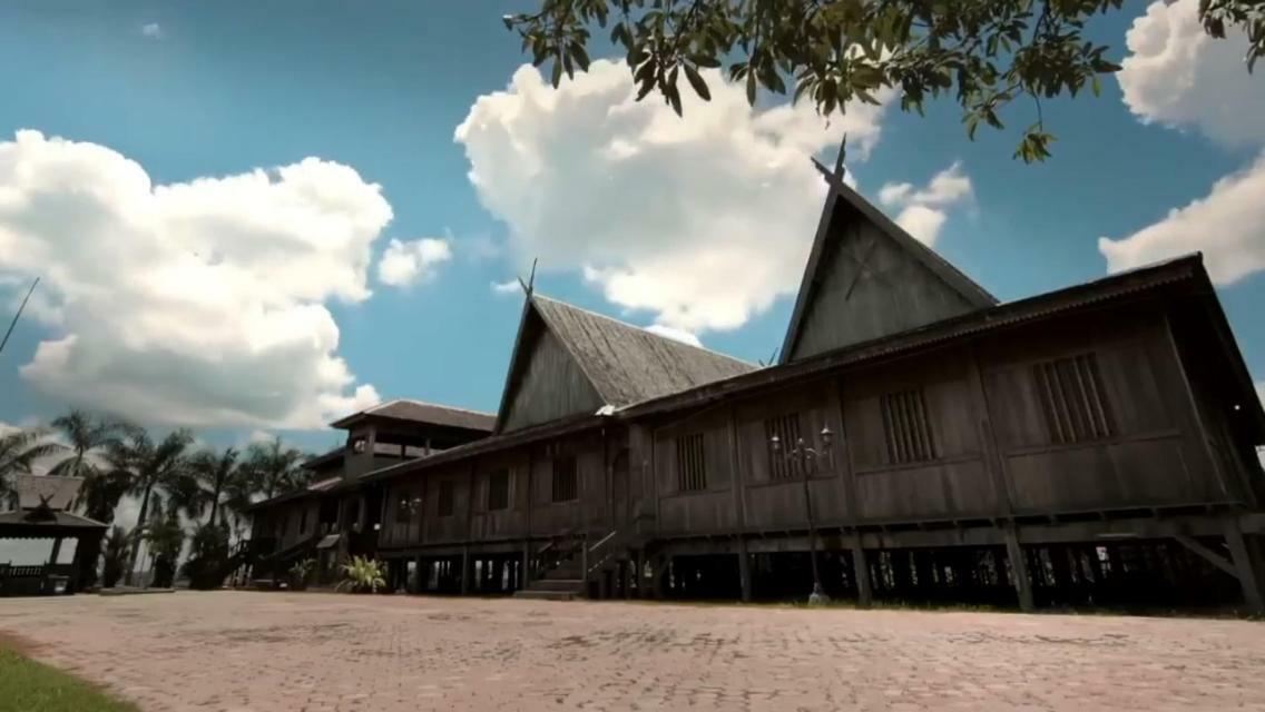 Orangutan Shaka Houseboat With Cabin Pangkalanbuun Exterior photo